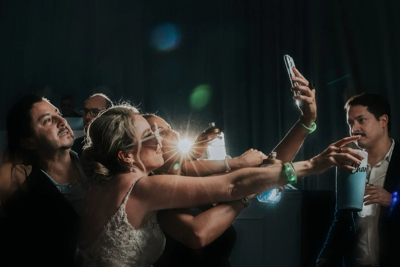 Recepción de boda, invitados celebrando — ejemplo de cobertura completa del evento
